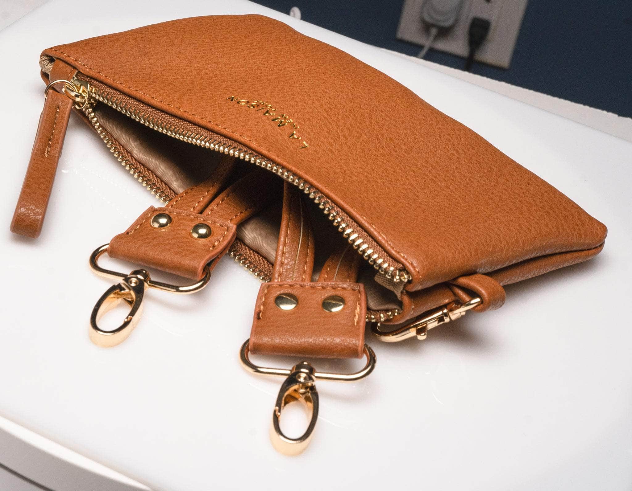 Leather Pouch - La Maison - Image 4
